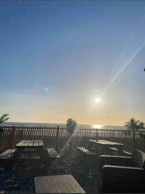 Studio Entre Mer Et Dunes Avec Balcon Vue Laterale Mer 50M Plage Pour 3 Pers Wifi Menage Compris Fort-Mahon-Plage Esterno foto
